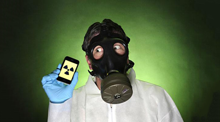 手机辐射会致癌？！你还敢玩手机吗？